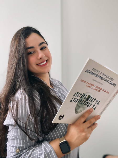 Foto da capa de Nathalia Almeida - Psicóloga de Mulheres Online